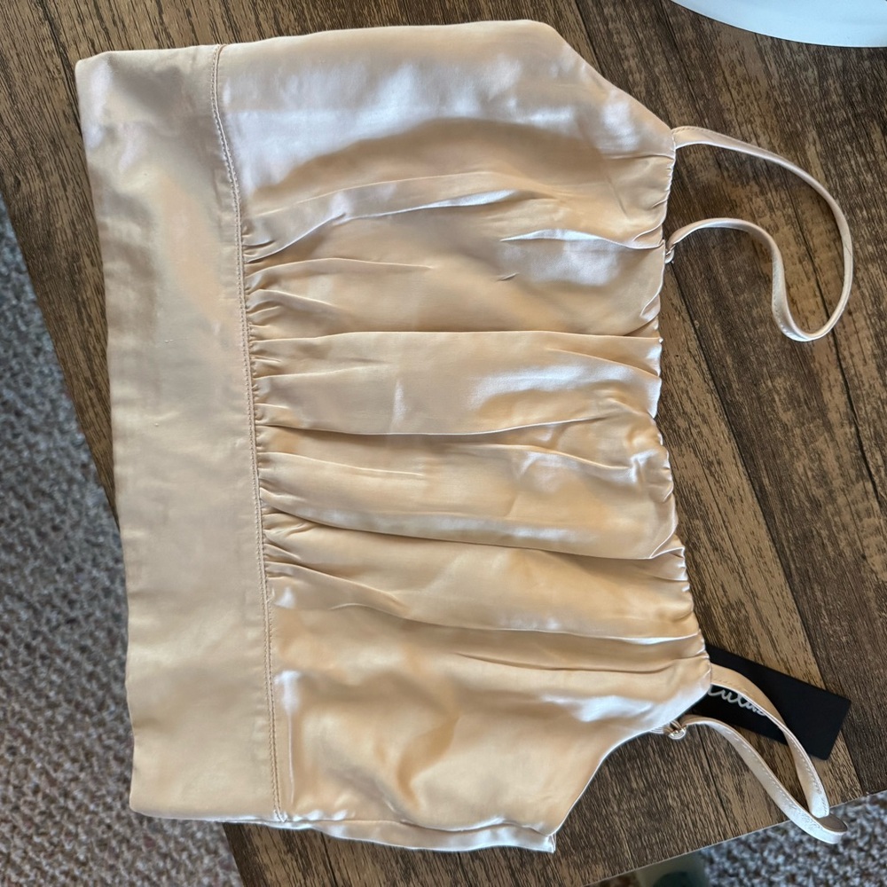 Lulu’s satin cropped top